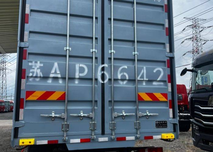 二手重汽豪沃(HOWO) 290马力 载货车