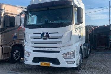 二手一汽解放 J7重卡 560马力 6X4 L2级AMT自动挡牵引车(国六) 双驱 锡柴二手牵引车 黄牌图片