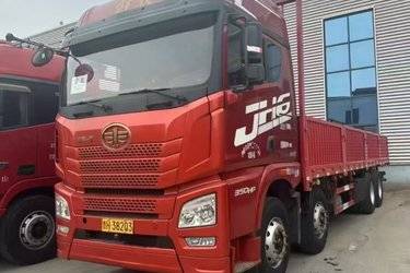二手青岛解放 JH6重卡 350马力 8X4 9.5米载货车(国五) 前四后八 锡柴二手载货车 黄牌