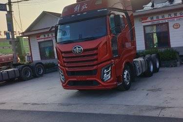 二手一汽解放 J6V重卡 质惠版 460马力 6X4 牵引车(法士特液缓)(国六) 双驱 锡柴二手牵引车 黄牌图片