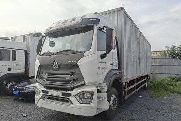 二手中国重汽 豪沃N5G中卡 270马力 4X2 9.65米厢式载货车(国六) 单桥 曼二手载货车 黄牌图片