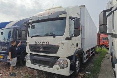 二手中国重汽 HOWO TX 豪华版 240马力 4X2 9.92米厢式载货车(高顶)(国五) 单桥 曼二手载货车 黄牌图片