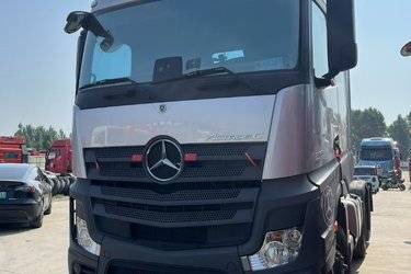 二手奔驰 Actros C重卡 专享版 580马力 6X4 AMT自动挡牵引车(国六) 双驱 福田康明斯二手牵引车 黄牌图片