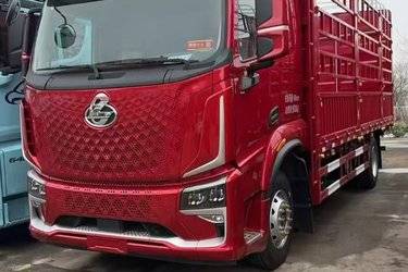 二手东风柳汽 乘龙H5V 290马力 4X2 6.8米仓栅式载货车(国六) 单桥 玉柴二手载货车 黄牌