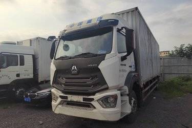 二手中国重汽 豪沃NX中卡 270马力 4X2 9.5米厢式载货车(国六) 单桥 曼二手载货车 黄牌