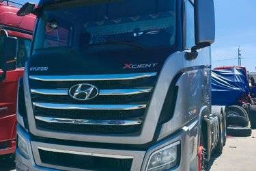 二手现代商用车 创虎XCIENT重卡 520马力 6X4自动挡牵引车(ZF AMT手自一体)(国五) 双驱 现代商用车二手牵引车 黄牌图片