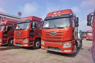 二手一汽解放 J6P重卡 550马力 6X4牵引车(国五) 双驱 锡柴二手牵引车 黄牌图片