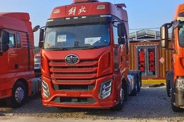 二手一汽解放 J6V重卡 质惠版 520马力 6X4 牵引车(液缓)(国六) 双驱 锡柴二手牵引车 黄牌图片
