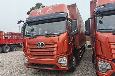 二手青岛解放 JK6中卡 260马力 4X2 9.78米厢式载货车(国六) 单桥 锡柴二手载货车 黄牌图片
