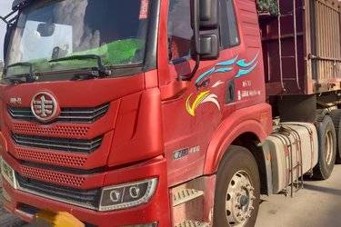 二手青岛解放 悍V重卡 400马力 6X4牵引车(国五) 双驱 潍柴二手牵引车 黄牌