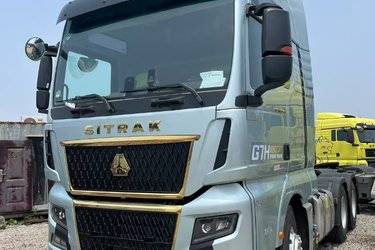 二手中国重汽 汕德卡SITRAK G7H重卡 570马力 6X4 AMT自动档牵引车(国六) 双驱 曼二手牵引车 黄牌