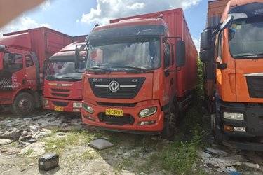 二手东风商用车 天锦KR 245马力 4X2 9.8米厢式载货车(国五) 单桥 东风康明斯二手载货车 黄牌图片