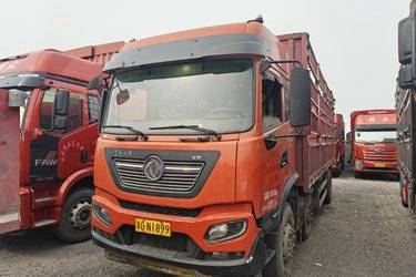 二手东风商用车 天锦KR中卡 292马力 6X2 7.7米载货车(国五) 前四后四 雷诺二手载货车 黄牌