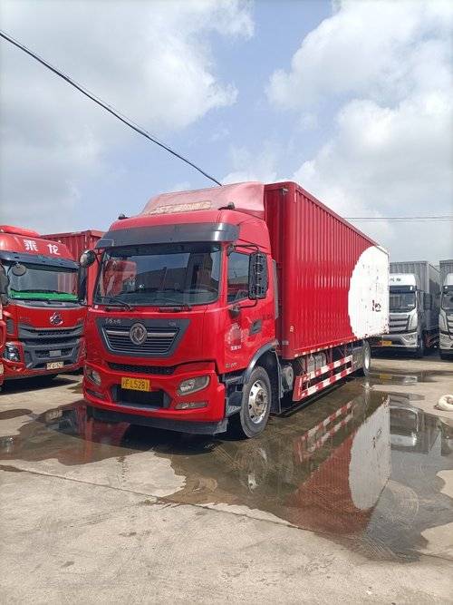 东风商用车 220马力 载货车