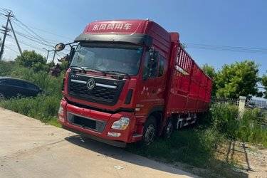 二手东风商用车 天龙KL重卡 舒适版 300马力 6X2 9.6米仓栅式载货车(国六) 前四后四 雷诺二手载货车 黄牌