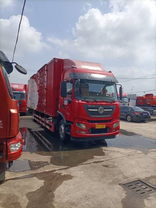 东风商用车 220马力 载货车