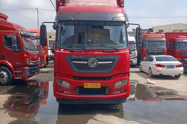 二手东风商用车 220马力 载货车
