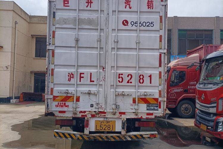 二手东风商用车 220马力 载货车