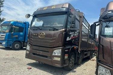 二手青岛解放 JH6重卡 领航版 北方款 460马力 8X4 9.4米载货车底盘(国五) 前四后八 锡柴二手载货车 黄牌