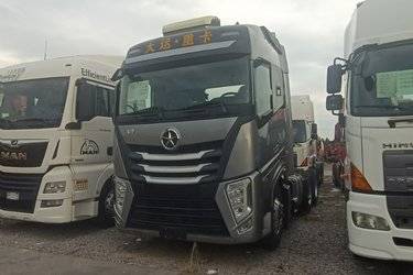 二手大运 V9重卡 550马力 6X4牵引车(国五) 双驱 潍柴二手牵引车 黄牌图片