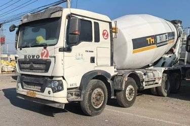 二手中国重汽 HOWO TX5 340马力 8X4 7.9方混凝土搅拌车(润宇达牌)(国五) 前四后八 潍柴二手搅拌车