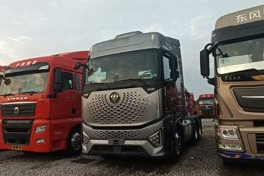 二手福田 欧曼银河 穿越版 660马力 6X4 AMT自动档牵引车(国六) 双驱 康明斯二手牵引车 黄牌图片
