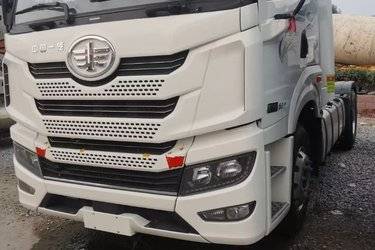 二手青岛解放 悍V重卡 340马力 4X2牵引车(国六) 单桥 锡柴二手牵引车 黄牌