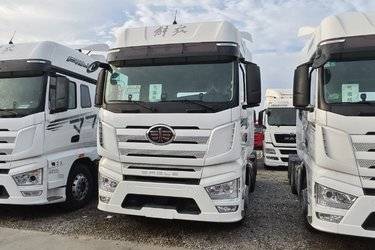 二手一汽解放 J7重卡 560马力 4X2 AMT自动挡牵引车(国六)(液缓)(国六) 单桥 锡柴二手牵引车 黄牌