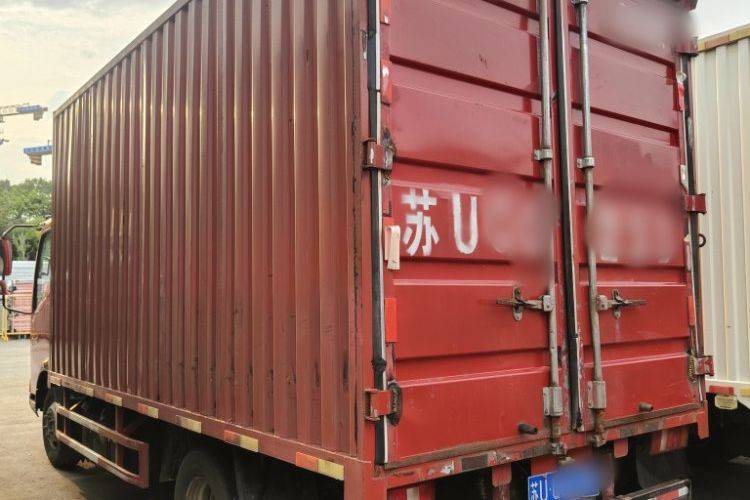 二手重汽HOWO轻卡 130马力 载货车