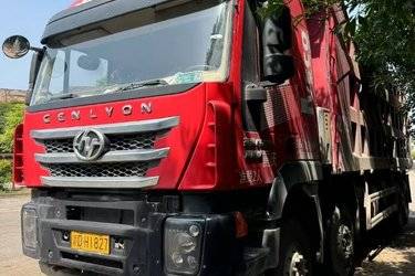 二手上汽红岩 杰狮C500重卡 重载版 520马力 8X4 8.3米自卸车(国五) 前四后八 上菲红二手自卸车 黄牌