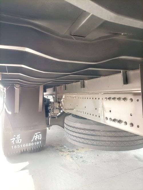 重汽汕德卡 290马力 载货车