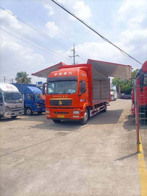 重汽汕德卡 290马力 载货车
