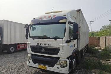 二手中国重汽 豪瀚N5G 310马力 6X2 9.52米厢式载货车(国五) 前四后四 曼二手载货车 黄牌图片