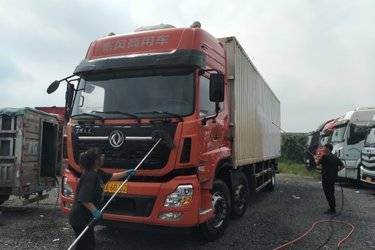 二手东风商用车 天龙VL重卡 245马力 6X2 9.6米厢式载货车(国五) 前四后四 雷诺二手载货车 黄牌