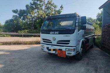 二手油罐车 东风多利卡 多利卡D6   4X2