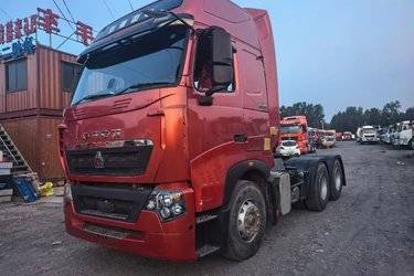 二手中国重汽 HOWO T7H重卡 480马力 6X4牵引车(国五) 双驱 中国重汽二手牵引车 黄牌图片