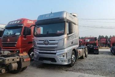 二手一汽解放 J7重卡 560马力 6X4 牵引车(国六)(液缓)(国六) 双驱 锡柴二手牵引车 黄牌图片
