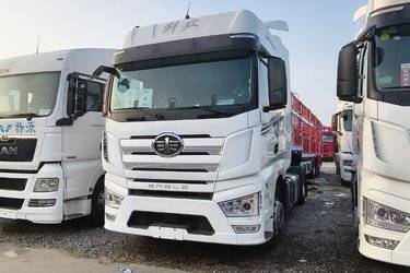 二手一汽解放 J7重卡 560马力 4X2 AMT自动挡牵引车(国六)(液缓)(国六) 单桥 锡柴二手牵引车 黄牌