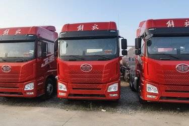 二手青岛解放 JH6重卡 智越版 480马力 6X4 LNG牵引车(一汽解放12档)(国六) 双驱 锡柴二手牵引车 黄牌图片