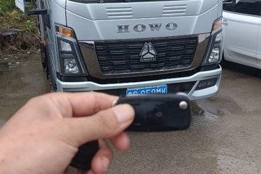 二手中国重汽HOWO 悍将 140马力 4X2 3.8米自卸车(国六) 单桥 潍柴二手自卸车 黄牌图片