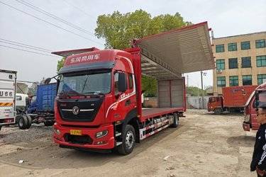 二手东风商用车 天锦KR PLUS 300马力 6X2 9.8米厢式载货车(高顶双卧)(国六) 前四后四 东风二手载货车 黄牌