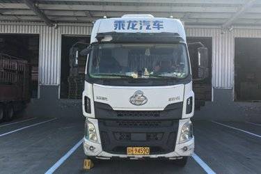 二手东风柳汽 乘龙H5中卡 240马力 4X2 9.6米厢式载货车(国五) 单桥 玉柴二手载货车 黄牌图片