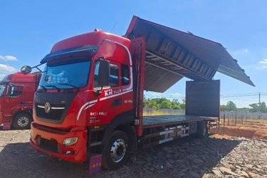 二手东风商用车 天锦KR PLUS 舒适版 290马力 4X2 9.8米翼开启厢式载货车(国六)(高顶双卧)(国六) 单桥 东风康明斯二手载货车 黄牌