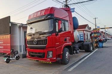 二手陕汽重卡 德龙X5000 经典版 530马力 4X2 LNG自动档牵引车(液缓)(国六) 单桥 潍柴二手牵引车 黄牌图片