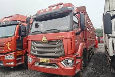 二手中国重汽 豪沃NX中卡 350马力 6X2 9.5米仓栅式载货车(9挡)(国六) 前四后四 曼二手载货车 黄牌