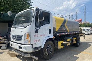 二手洒水车/喷洒车 东风华神 华神T3 150 5.2 4X2图片