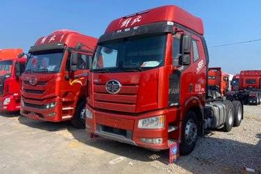 二手一汽解放 J6P重卡 领航版 460马力 6X4牵引车(国五) 双驱 锡柴二手牵引车 黄牌