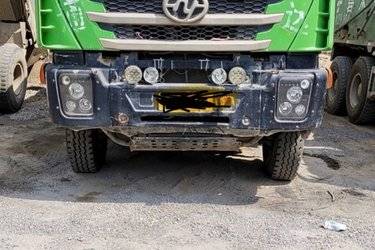 二手上汽红岩 杰狮C500重卡 复合版 350马力 8X4 6.5米自卸车(国五) 8X2 潍柴二手自卸车 黄牌图片