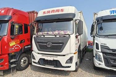 二手东风商用车 天龙KL 舒适版 300马力 6X2 9.6米厢式载货车(国六) 前四后四 雷诺二手载货车 黄牌