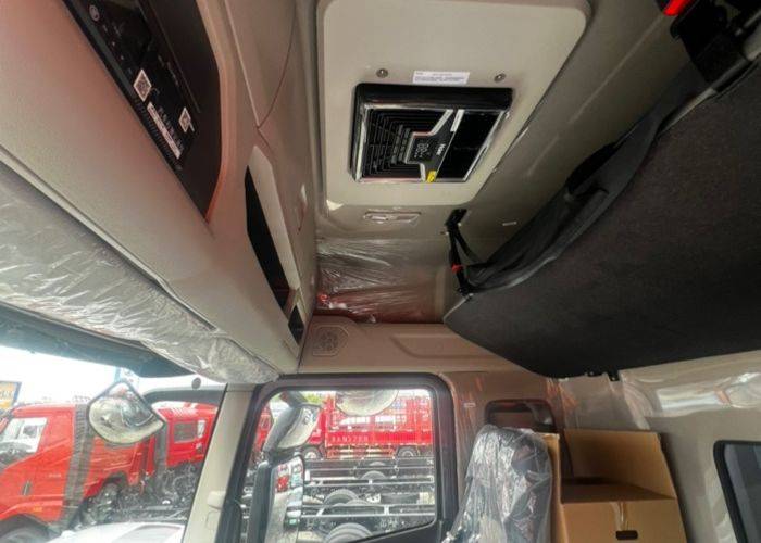 二手重汽豪沃(HOWO) 330马力 载货车